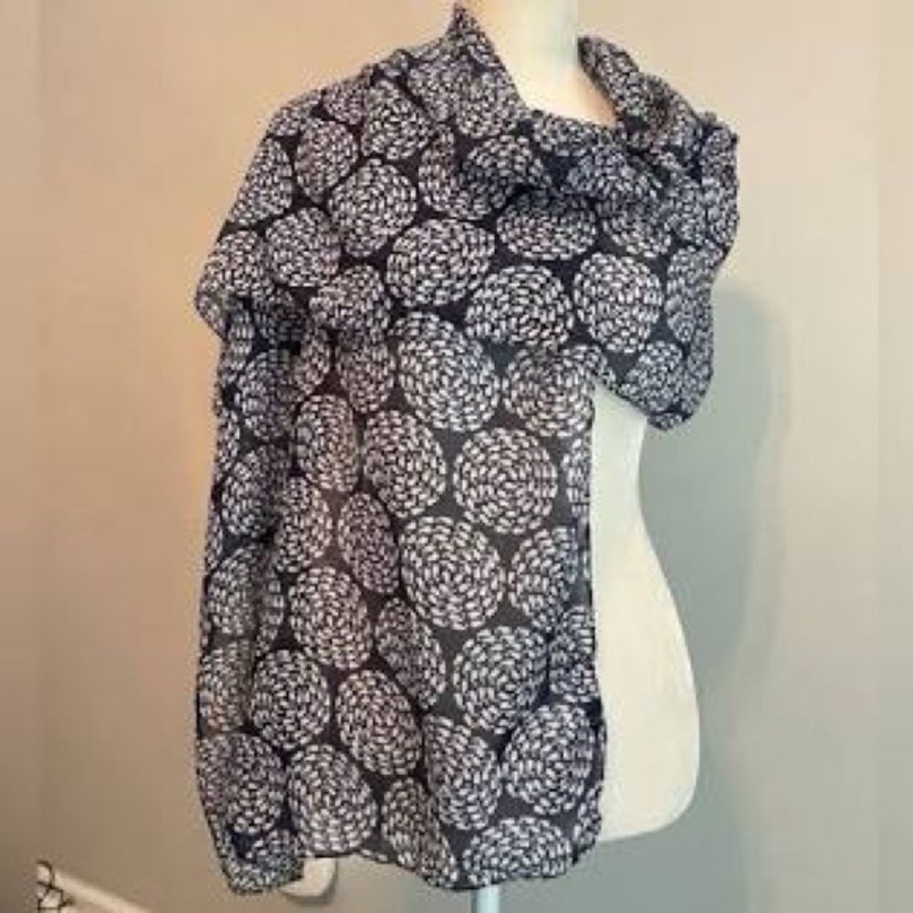 NWT  Vineyard Vines Spiral Whale Scarf